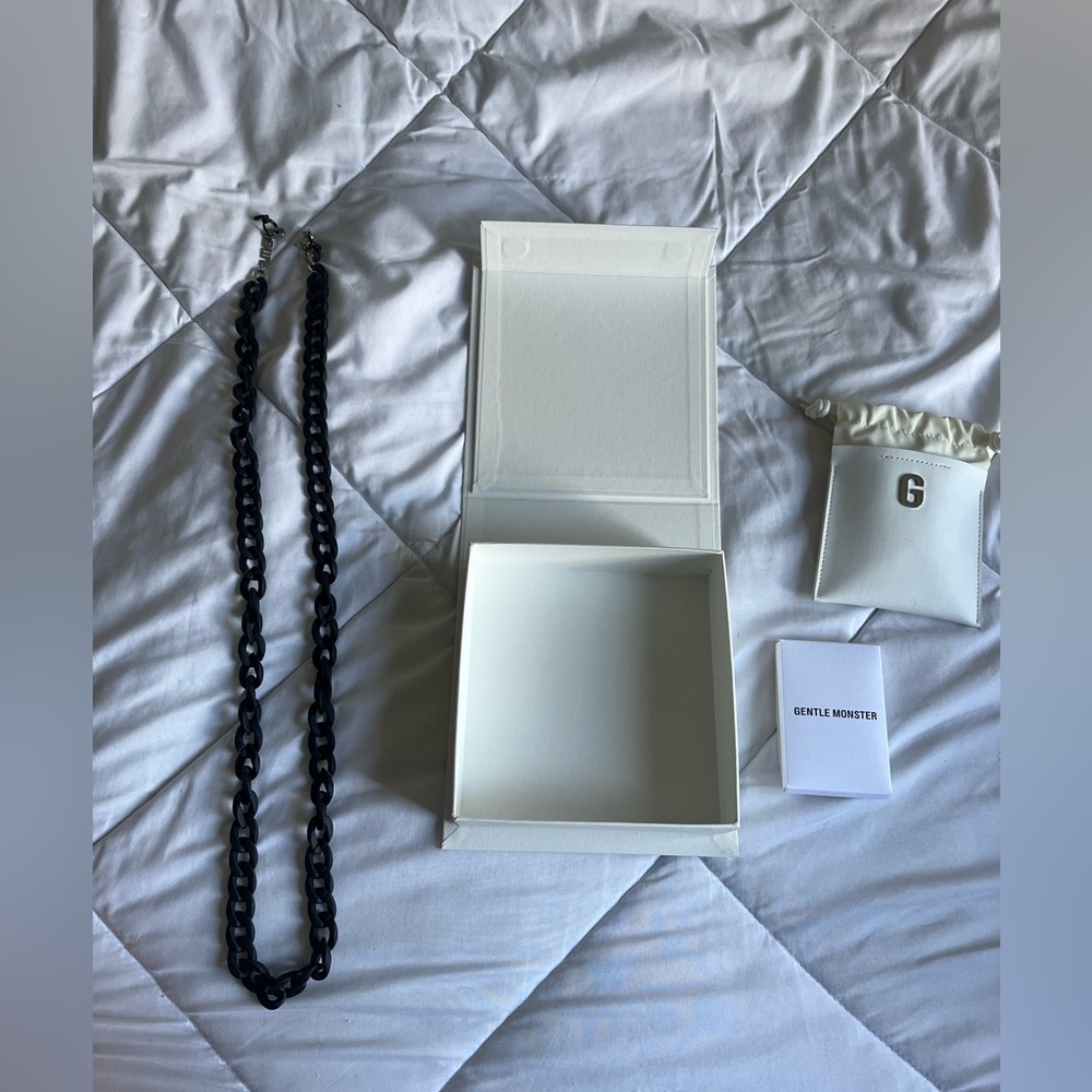 GENTLE MONSTER x Jennie onyx chain eyewear
